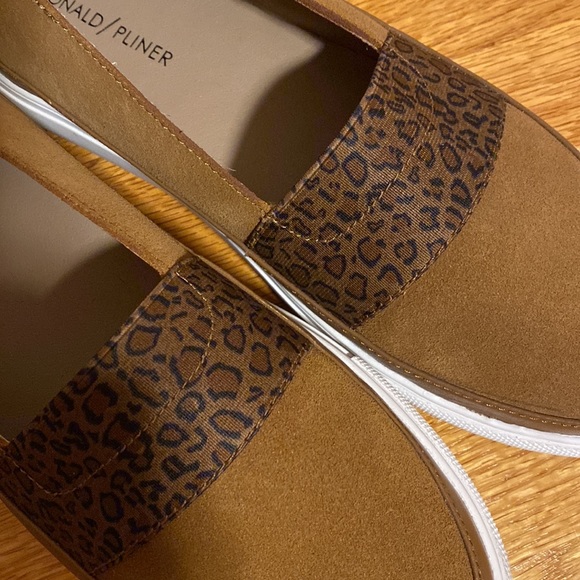 Donald Pliner shoes - Picture 6 of 8